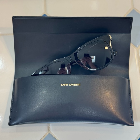 Saint Laurent sunglasses - Picture 7 of 7
